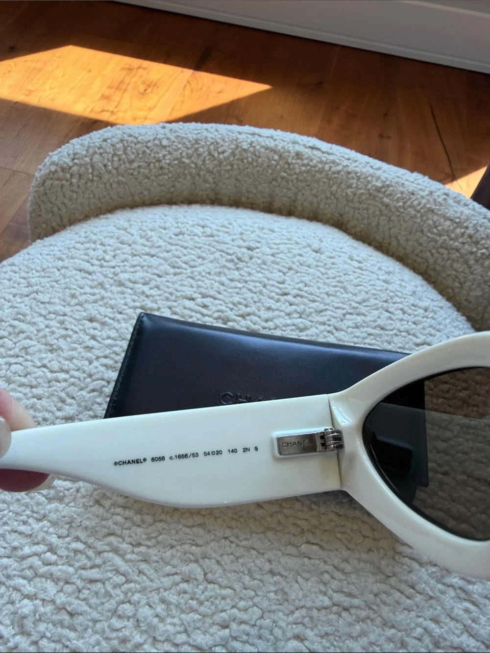 CHANEL Cat Eye Acetate Retro Sunglasses / Black Cream New - Picture 8 of 8